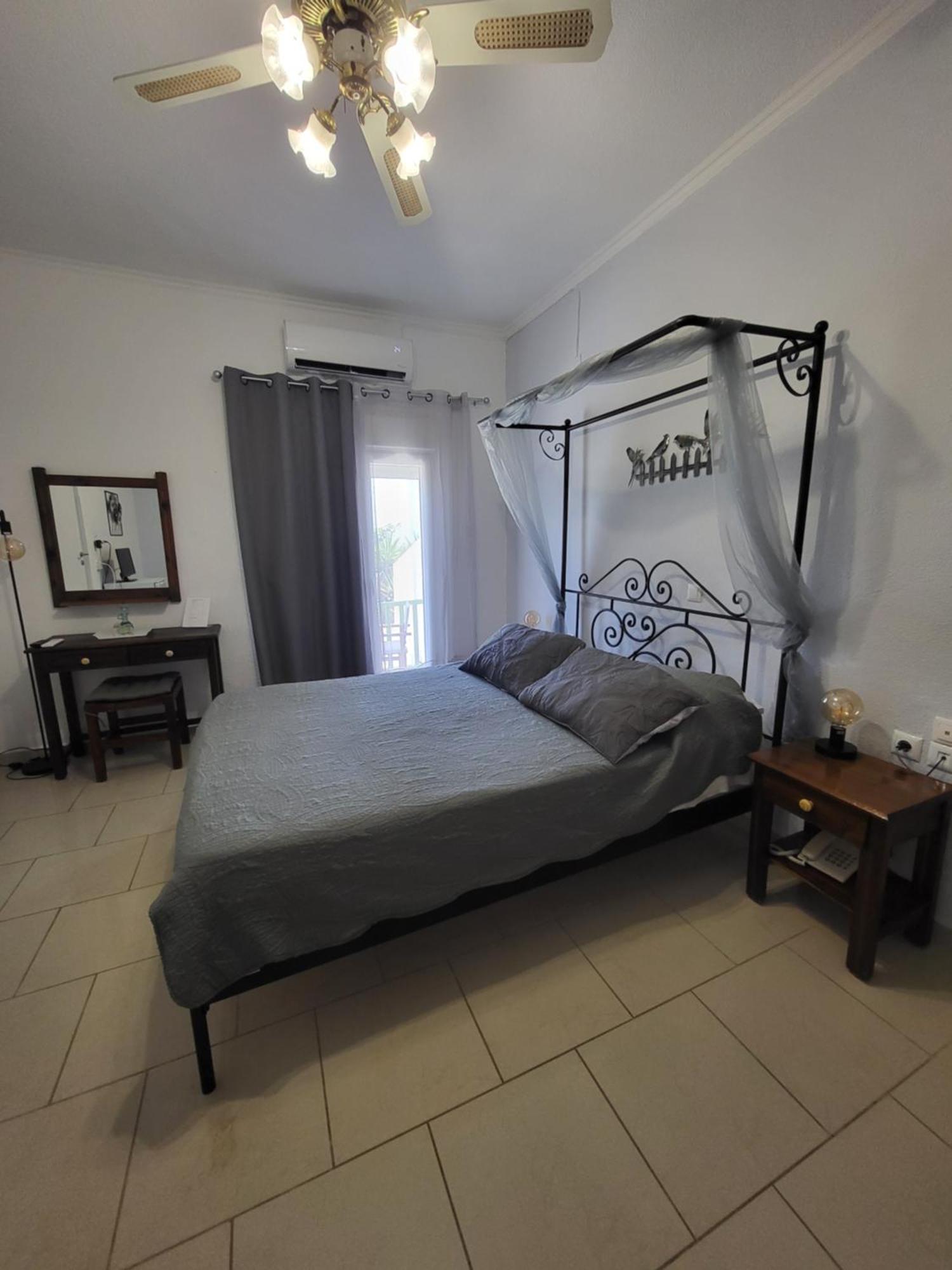 Liogerma Hotel Adamantas  Bagian luar foto